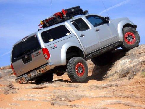 Nissan D40 Canopy Lifted